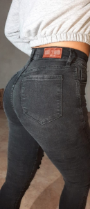 Jeans Gris y por Curva $17.000