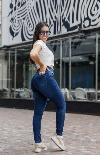 Jeans Calce Perfecto $17,000 por Curva $ 18,000 por Mayor