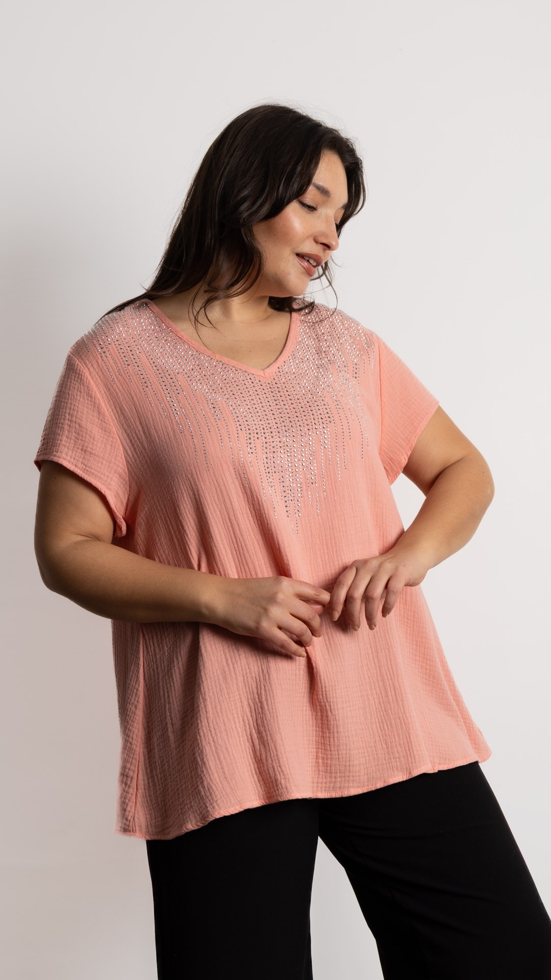 Charlotte - Remera Cuello V Algodon - Imagen 3
