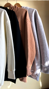 Buzo Oversize Frisa Invisible - Miniatura 2