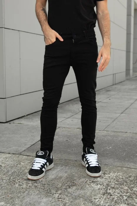 Art. Black