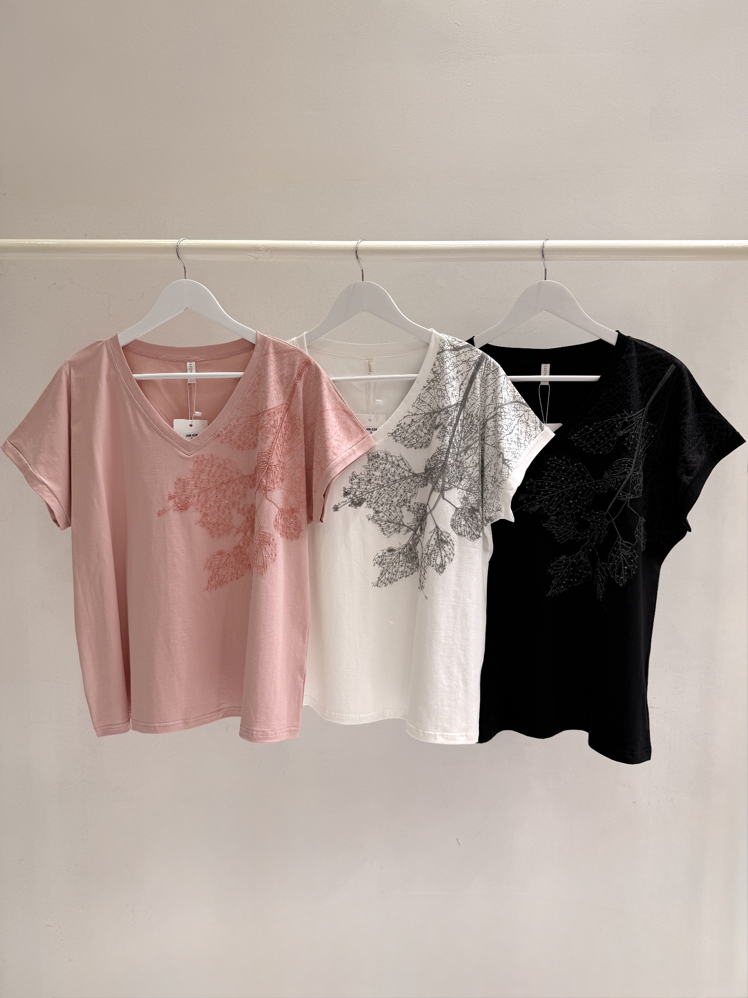 Inti - Remera Cuello V Algodón Importada - Imagen 3