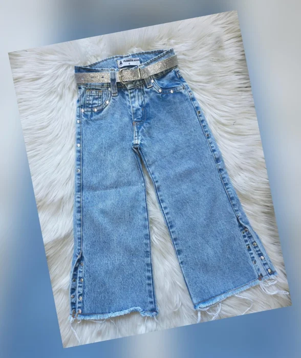 Wide Leg con Tachas y Tajo al Costado