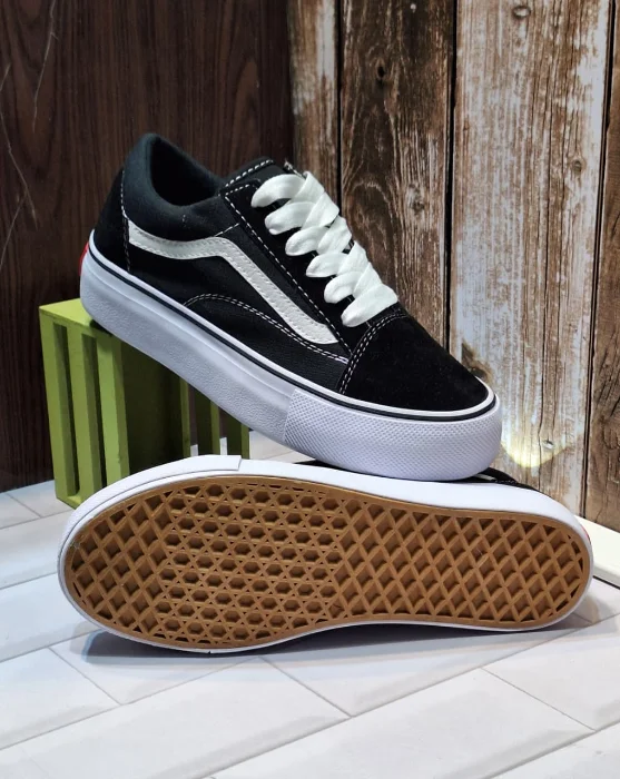 Vans Altas