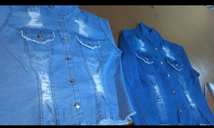 Campera Jeans con Rotura Especial - Imagen 2
