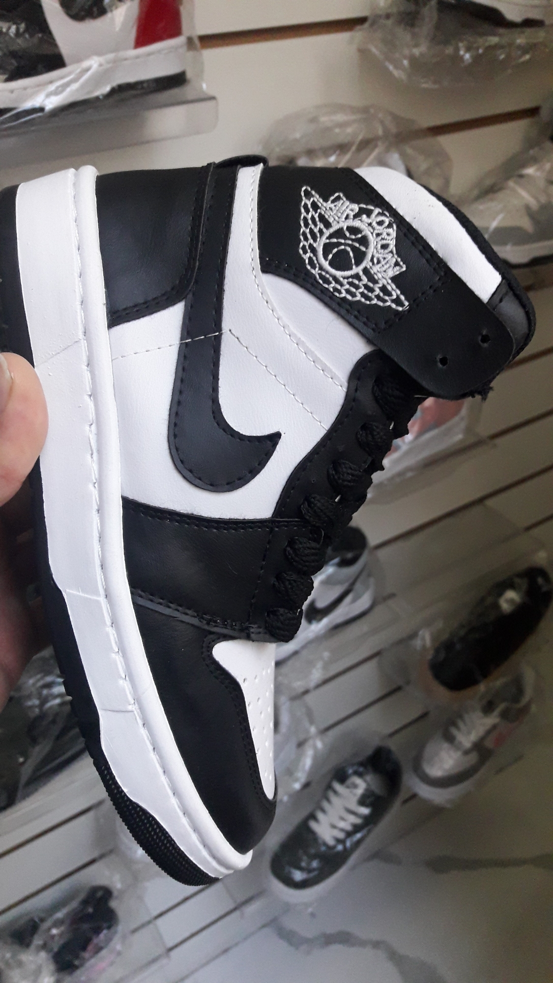 Bota Jordan Low Clasica - Imagen 2