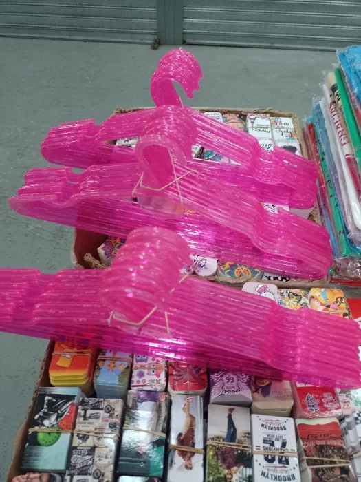 Perchas Acrilicas Fucsia de Adulto