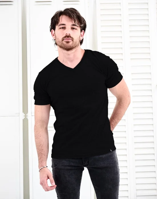 Remera Lisa Cuello V