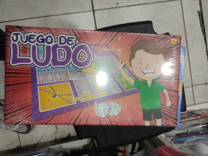 Juego de Mesa Medianos