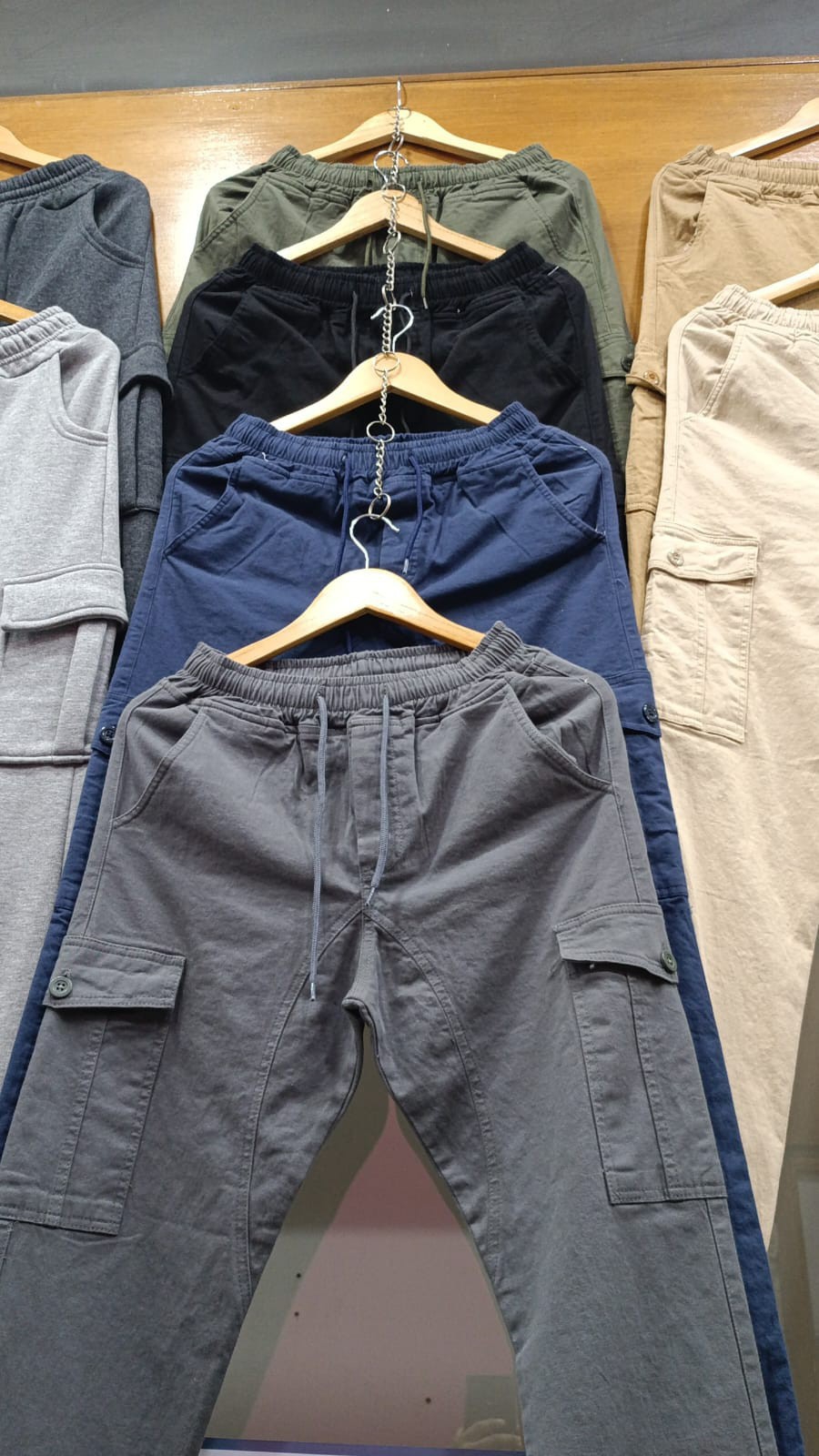 Jogguer Cargo de Gabardina Elastizada Recto. Linea Adulto - Imagen 2