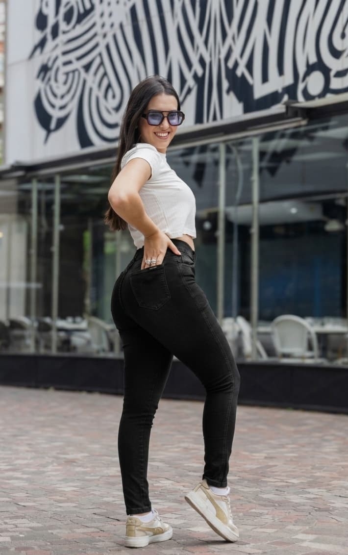 Jeans $17000 por Curva X Mayor $ 18,000 - Imagen 1