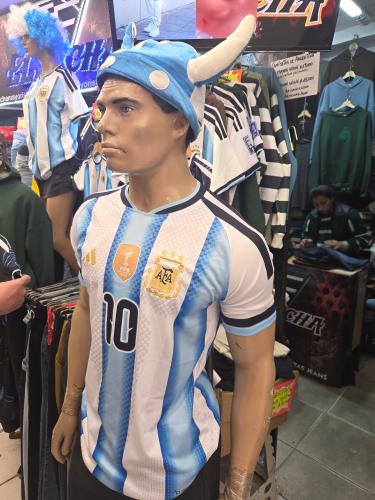 Camiseta Bordada la + Pedida de las Nacionales,pack X 10 a $ 150,000 2 X Talle