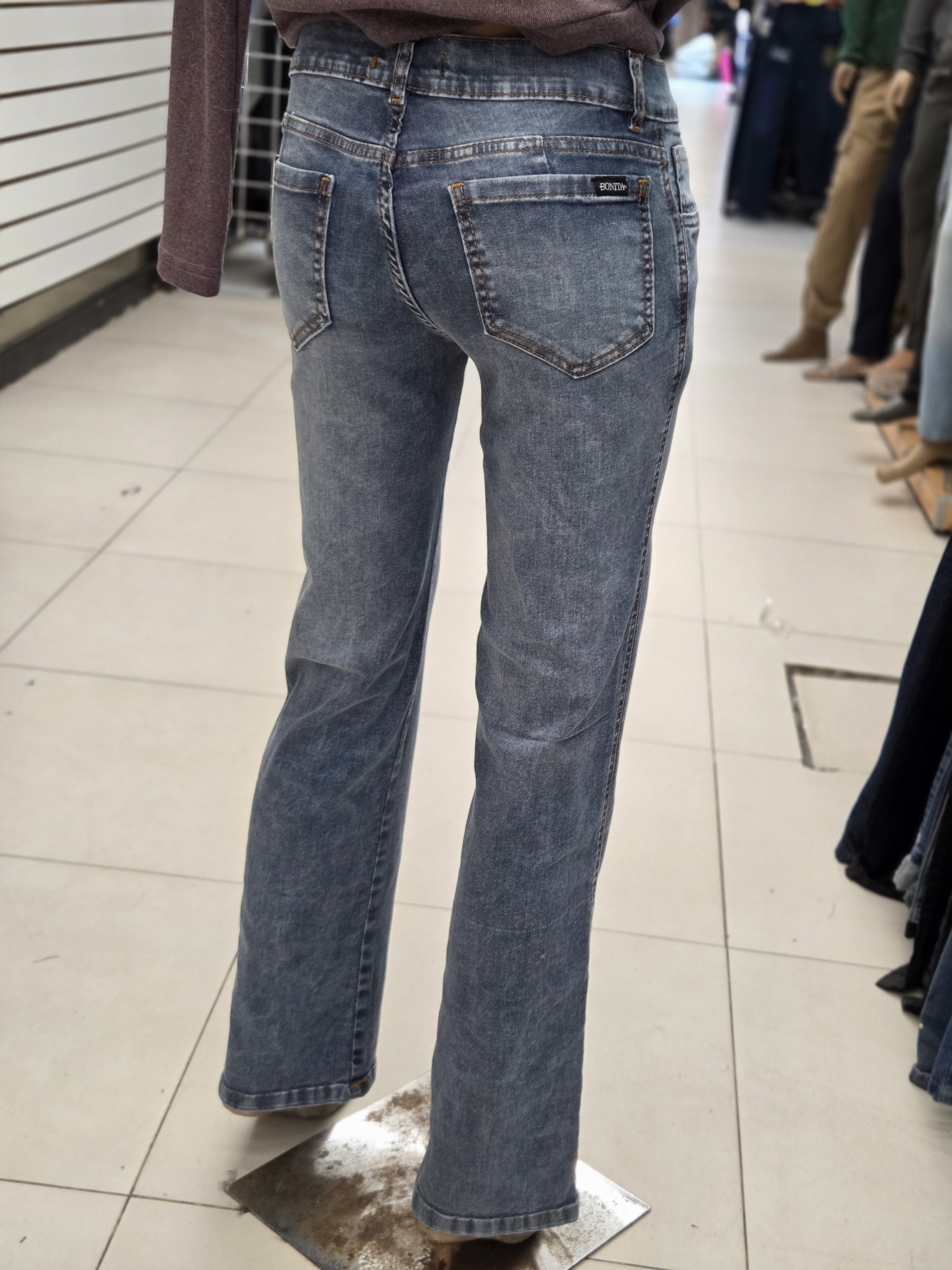 Jeans Clásicos Elastizado de Excelente Calce al Mejor Precio X Mayor $19,000 - Imagen 7