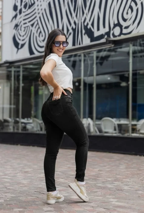 Jeans Calce Perfecto,  con Bolsillo Adelante $ 17,000 X Curva $ 18,000 X Mayor