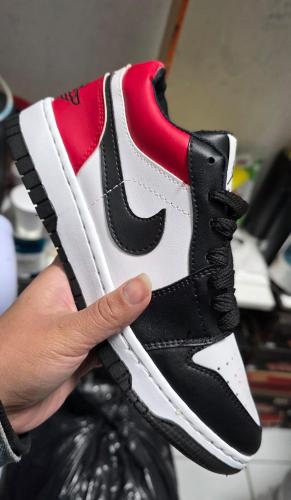 Jordan Low Rojo