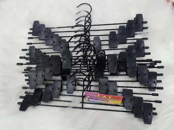 Perchas para Polleras C/ Broche de Plástico X 10 Unidades