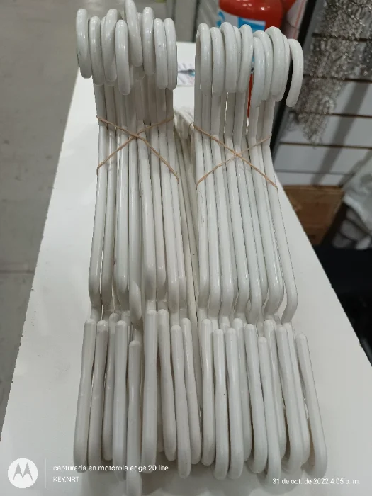 Perchas Plástico Blanco X 10 Unidades
