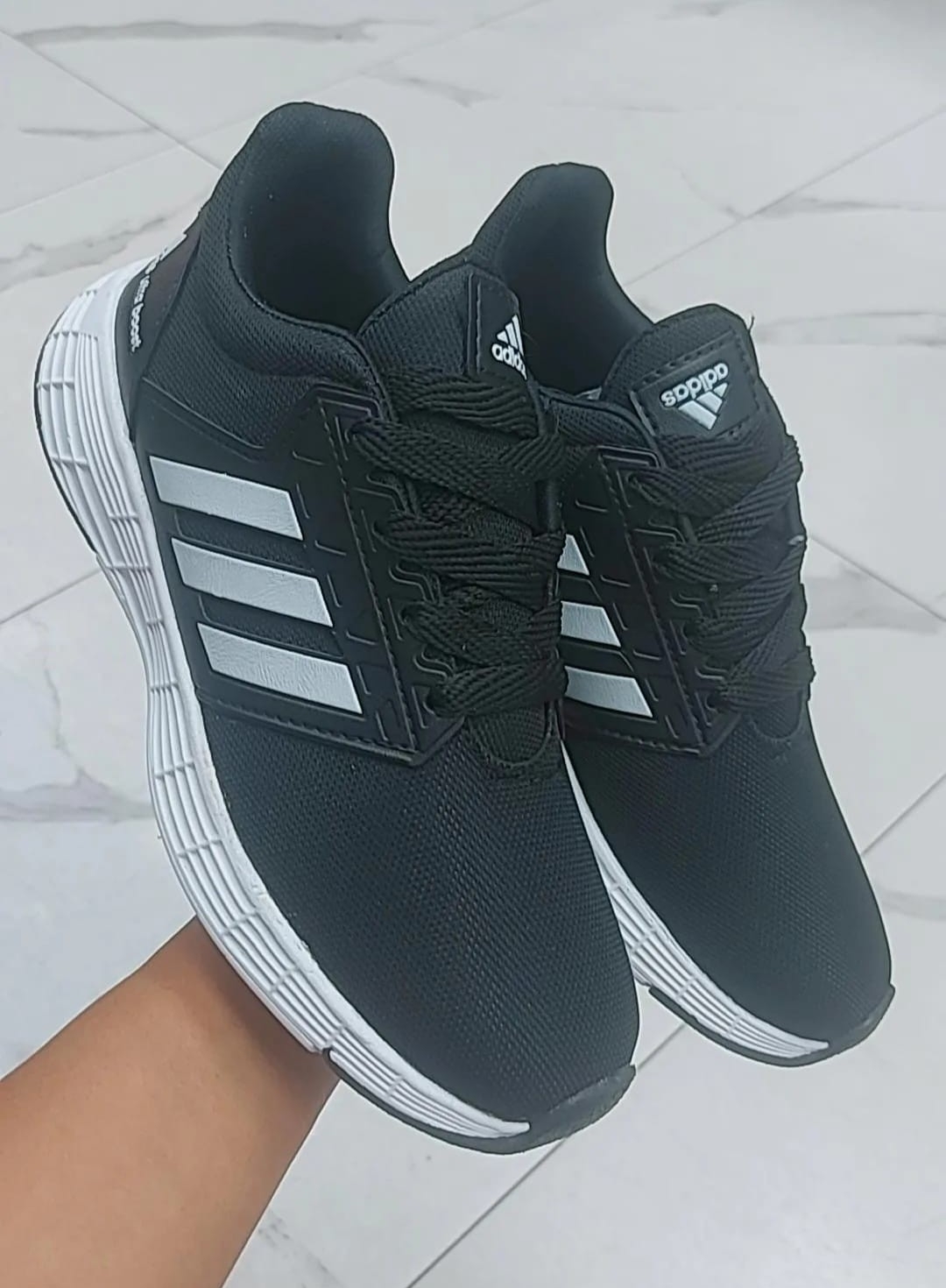 Ultraboost Negro Blanco - Imagen 2