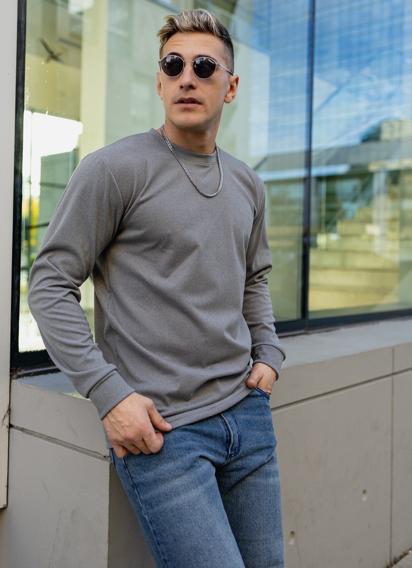 Sweater de Darlon Brush Negro en Talles 2,4,6 y 8 - Imagen 9