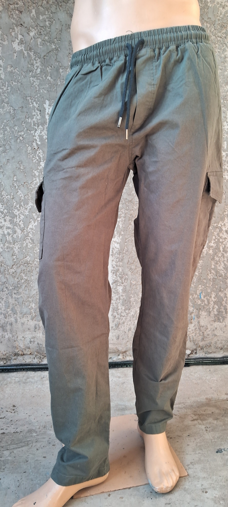 Jogger con Cargo  Gabardina - Imagen 3