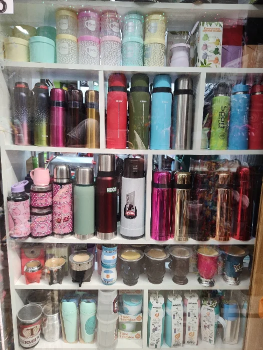 Regalería Termos Vasos Bandoleras Bombillas Cintos Llaveros