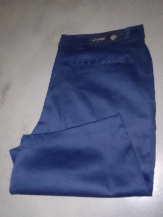 Bermudas Gabardina