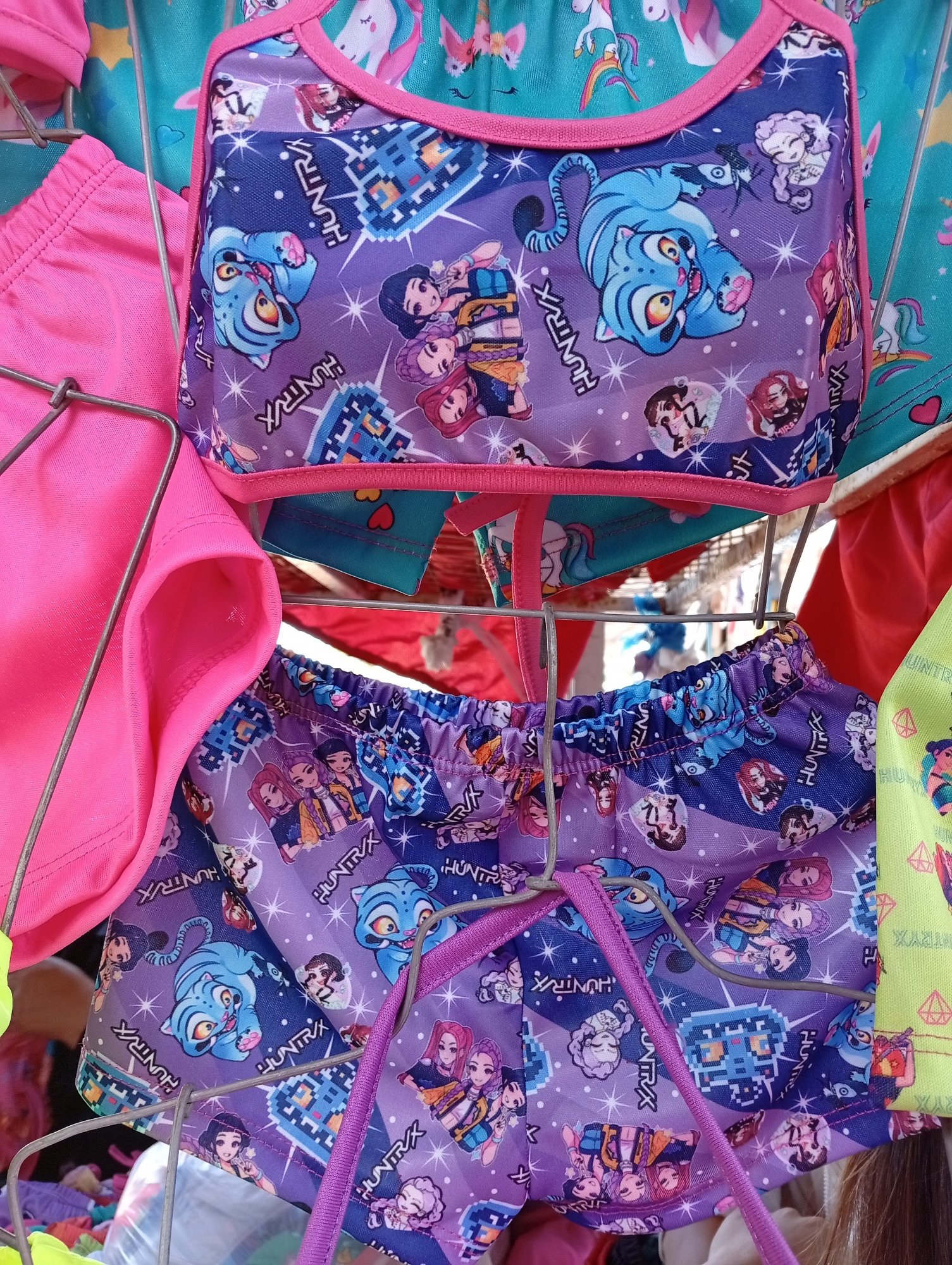 Bikinis/traje de Baño con Personajes Kpop - Imagen 4