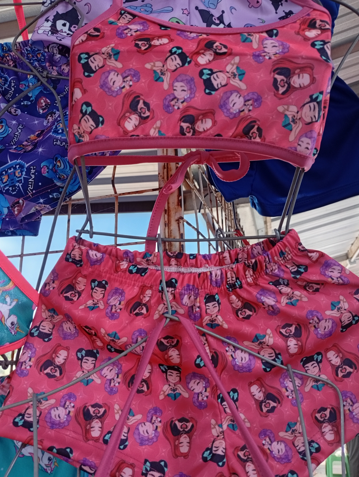 Bikinis/traje de Baño con Personajes Kpop - Imagen 2