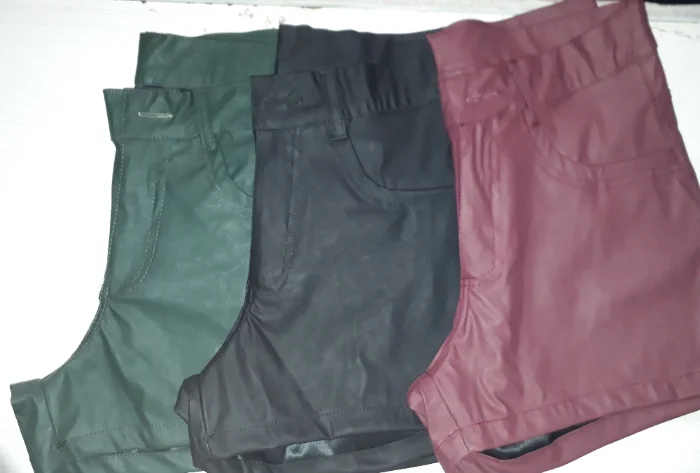 Short  Eco Cuerina