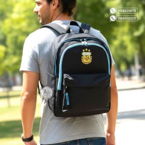 Mochila Nacional a F a 3 Estrellas, 3 Cierres, Mide 42cm X 30cm X 15cm Aprox