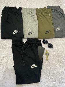 Jogger Nike Frizados