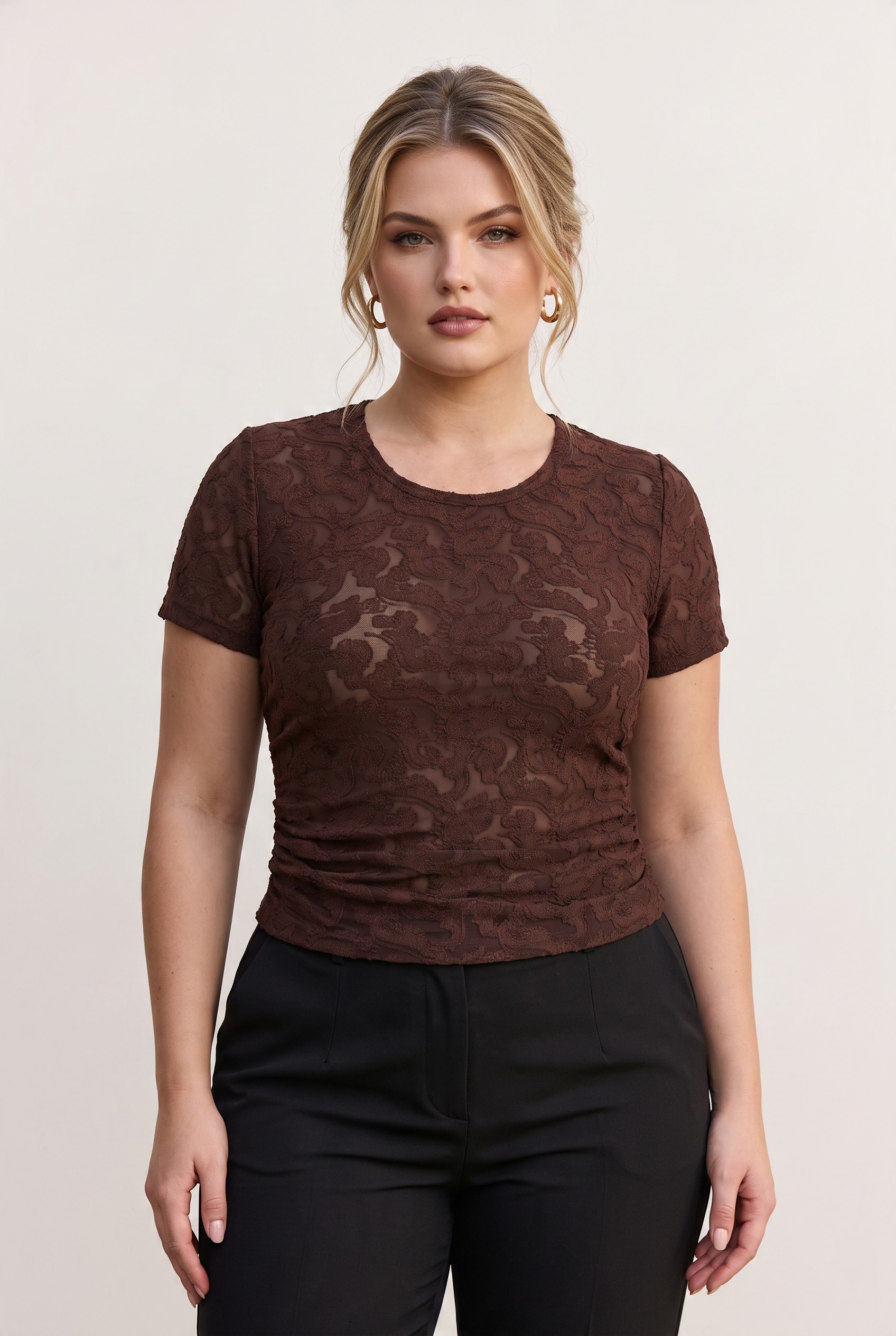 Blusa Naty Encaje con Reliebe Manga Corta - Photoroom-20261027_092416097.jpg