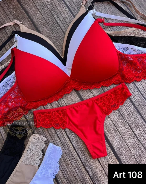 Conjunto Art 108 Triángulo Liso Espalda Encaje