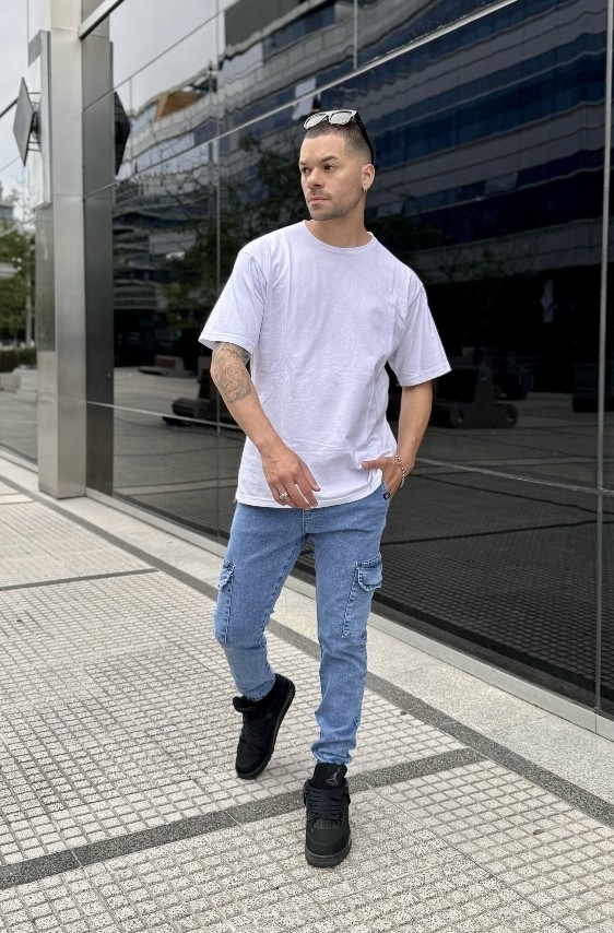 Jogger Cargo Jean Celeste Hombre - Imagen 1
