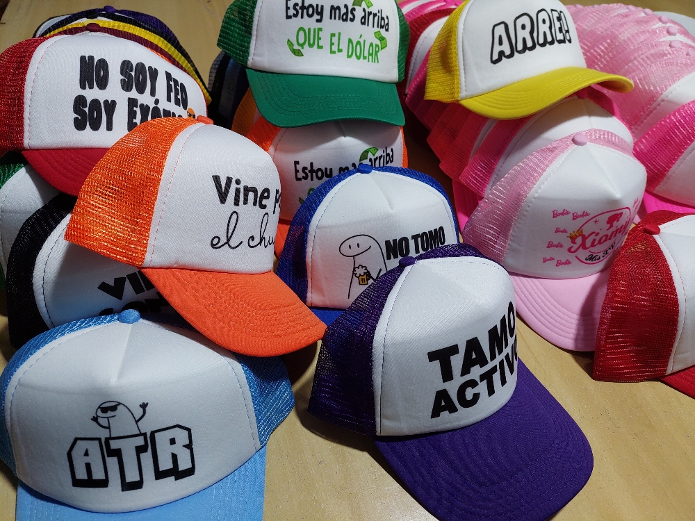 Estampado de Gorras Tracker para Eventos,negocio,egresados - Imagen 2