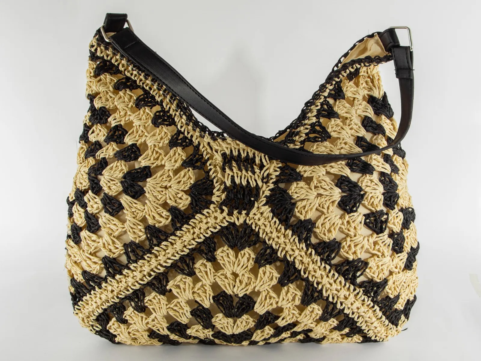 Cartera de Rafia Bi Tono con Tira Pu Importada - imgi_38_419300203_01_1.jpeg