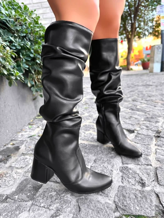 Art. Mia Negro Botas Arrugadas