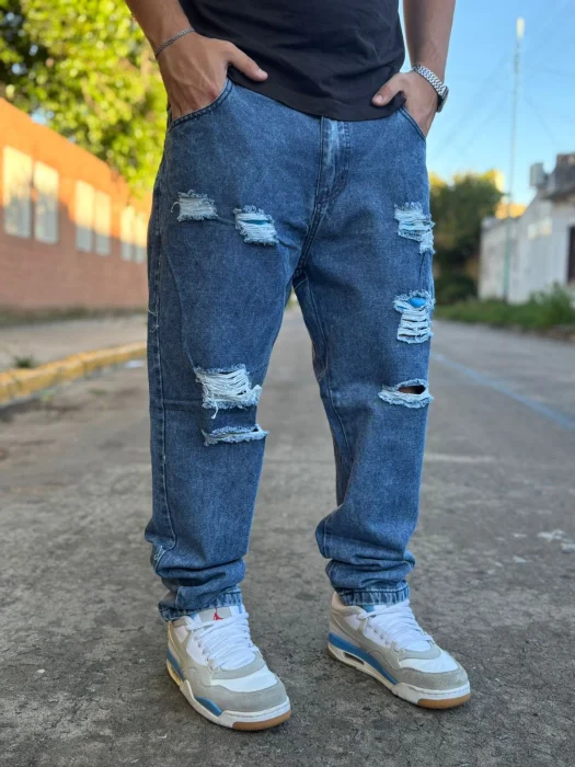 Jean Mom Azul con Roturas
