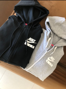 Campera Nike Friza Peinada Dama