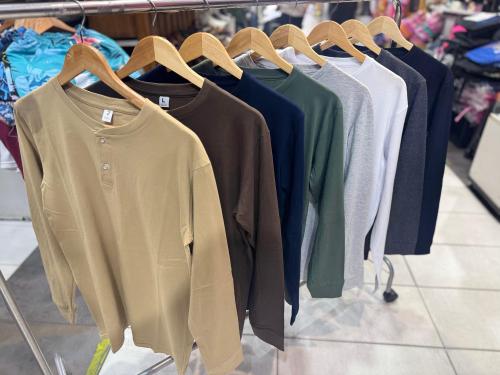 Remeras Manga Larga con Boton de Hombre
