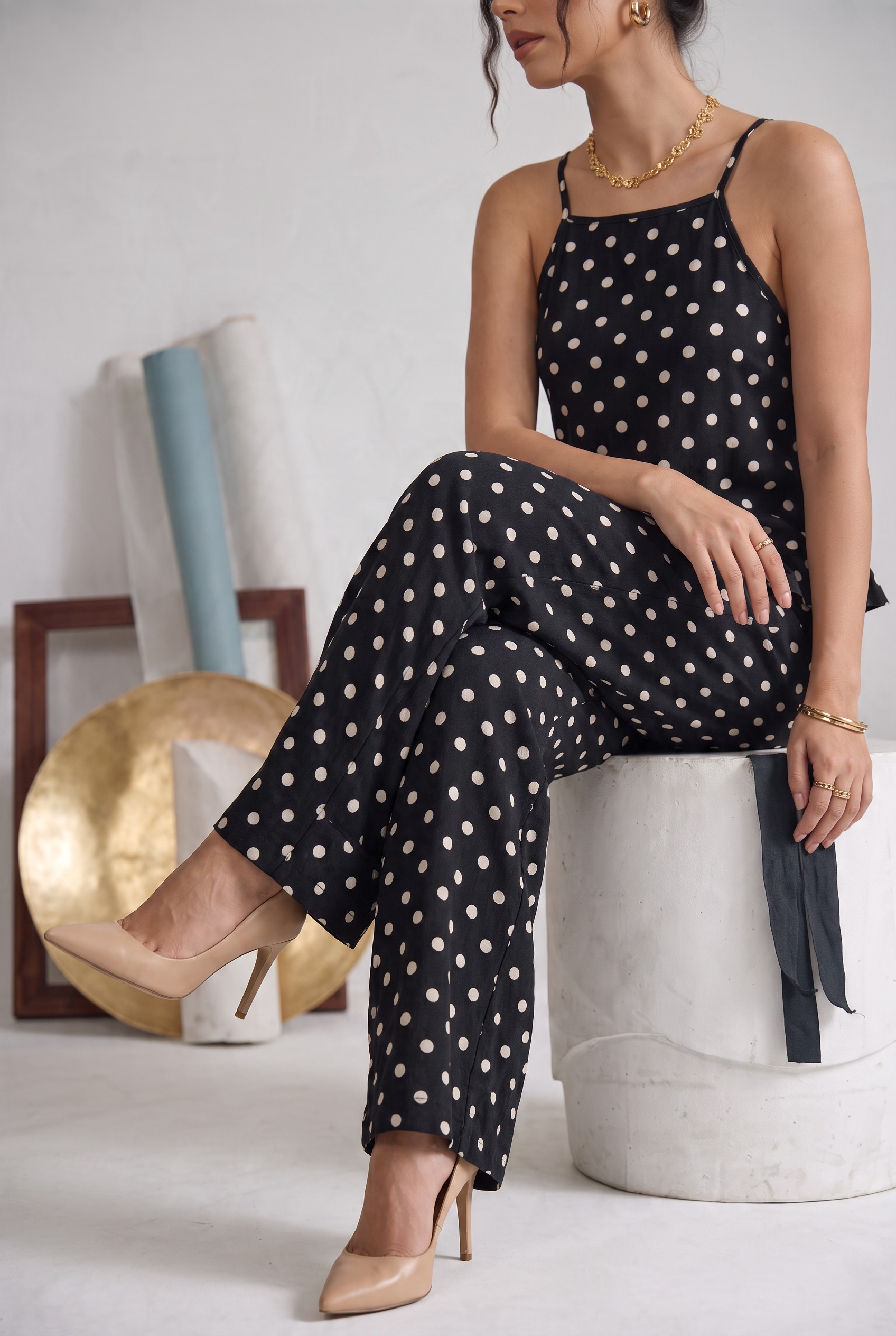 Conjuntos Anali Polka Dots - Modelos%20Fashion%20IA-c10f02af-43ce-4ba8-b09e-091e450f9608.jpg