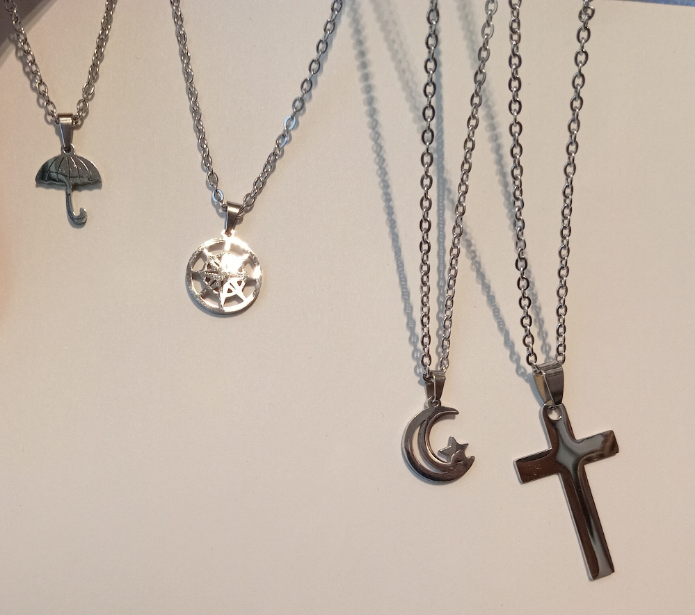 Cadena con Dije de Acero Quirúrgico - Imagen 2