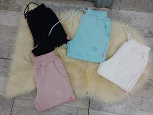 Jogging Frisado Adidas Bordado de Dama