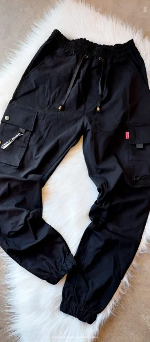 $ 16.000 Cargo Clásico Disponible en Color Negro  Talles 2 Sl 6