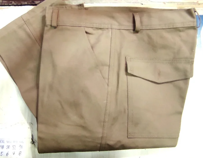 Pantalon Cargo de Gabardina