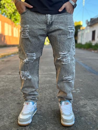Jean Mom Gris con Roturas