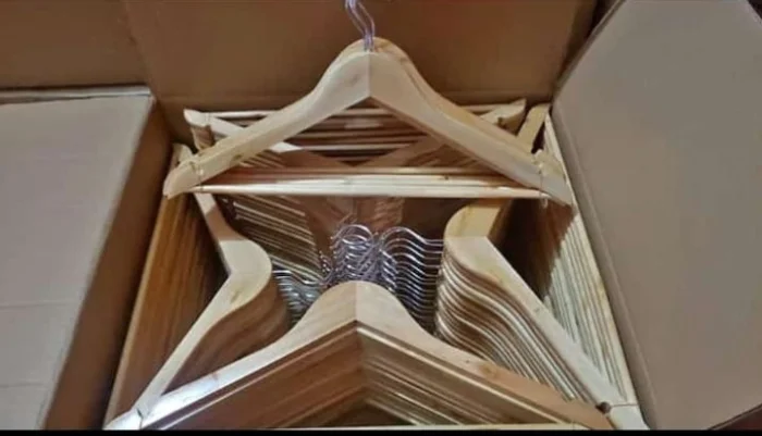 Perchas de Madera Reforzada Adultos y Niños