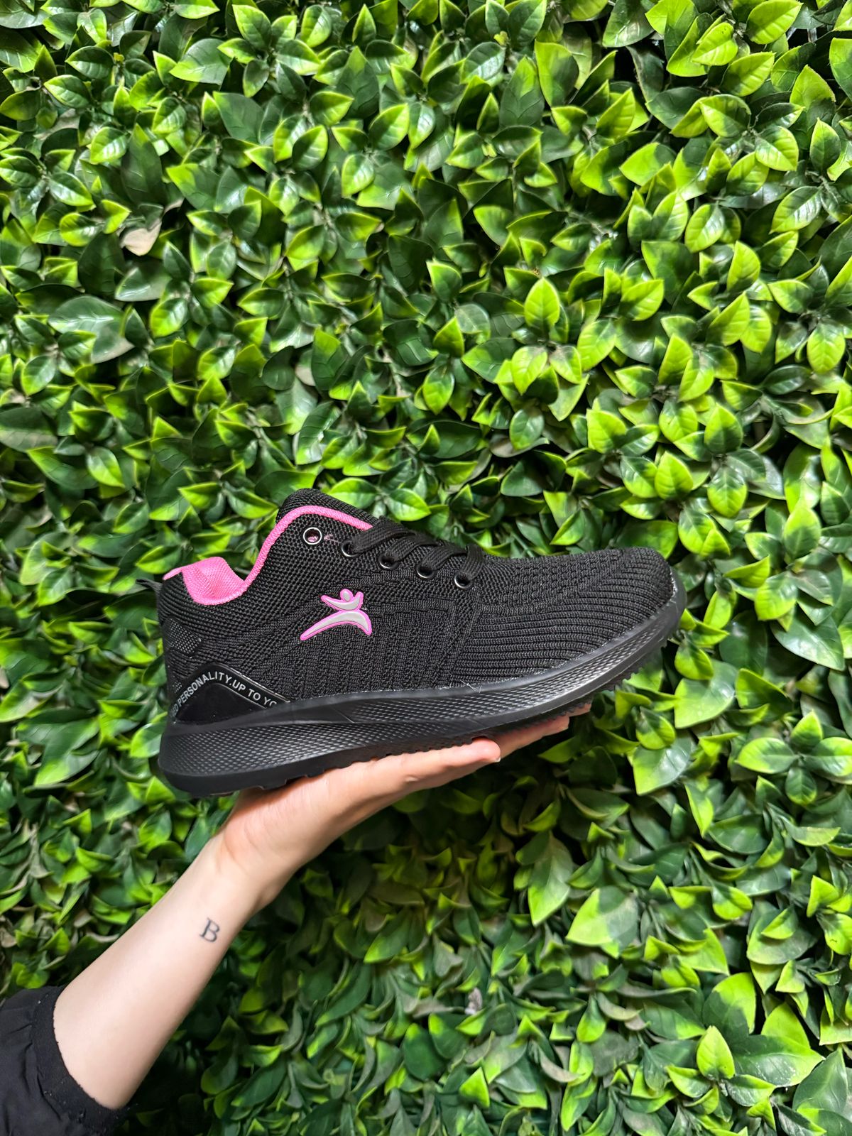 Zapatillas Importadas de Dama - Negro%20con%20fucsia.jpg