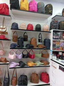 Fabricantes Directos de Carteras - Bandoleras - Riñoneras - Cintos - Correas y mas - Miniatura 4