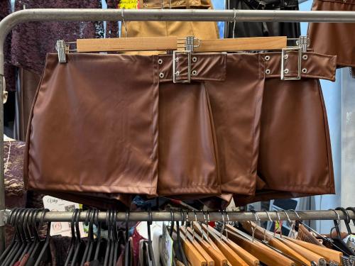 Short Pollera con Hebilla Choco